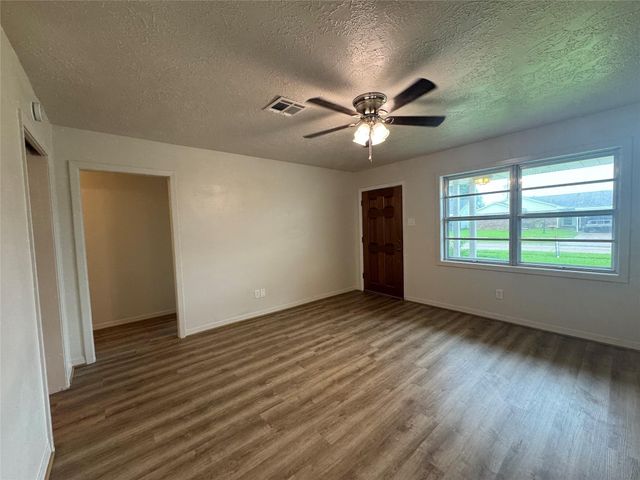 2611 Prairie Avenue, Pasadena, TX 77506