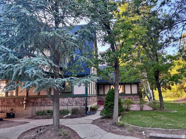 1903 E RIDGE HOLLOW DR, Bountiful, UT 84010
