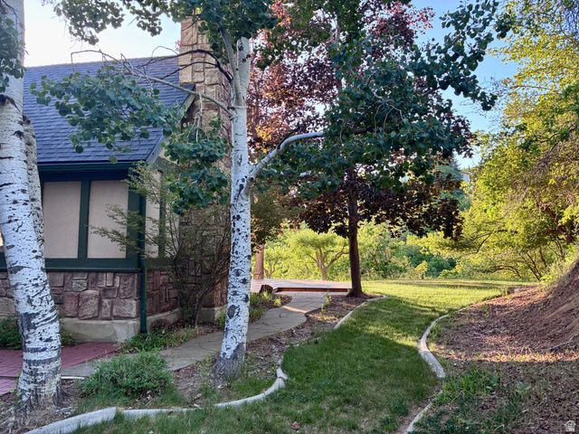 1903 E RIDGE HOLLOW DR, Bountiful, UT 84010