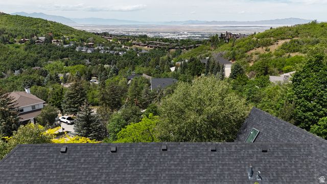1903 E RIDGE HOLLOW DR, Bountiful, UT 84010