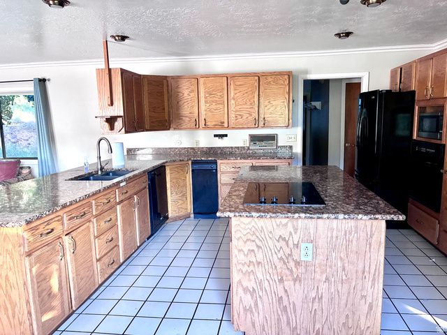 1903 E RIDGE HOLLOW DR, Bountiful, UT 84010