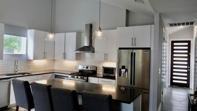 1131 Mason Ave 2, Austin, TX 78721