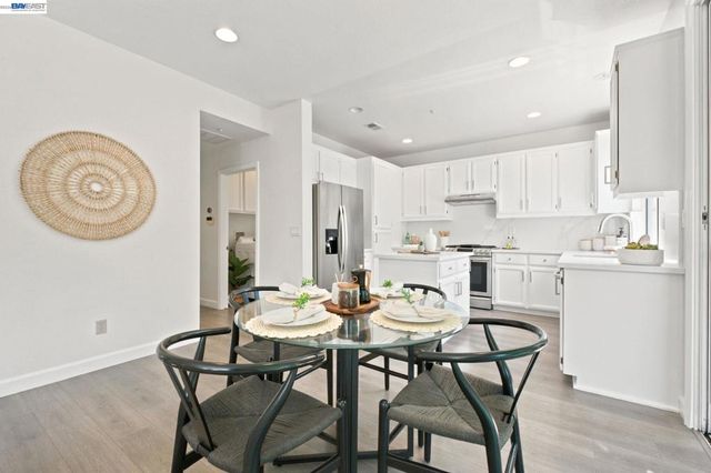 1895 Travertine Way, Union City, CA 94587