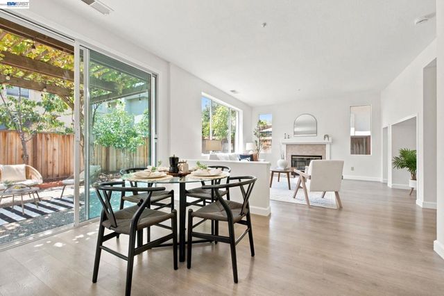 1895 Travertine Way, Union City, CA 94587