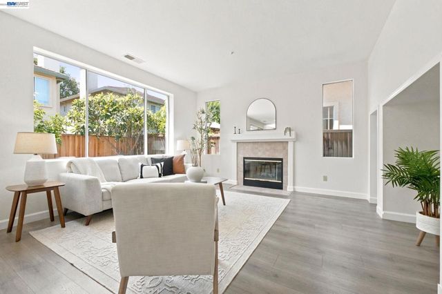 1895 Travertine Way, Union City, CA 94587