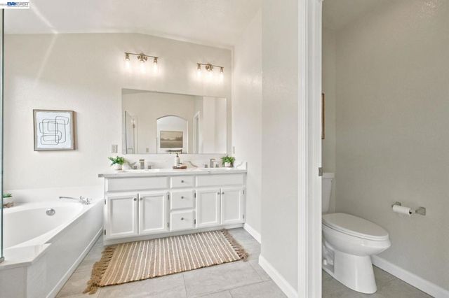 1895 Travertine Way, Union City, CA 94587
