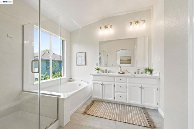1895 Travertine Way, Union City, CA 94587