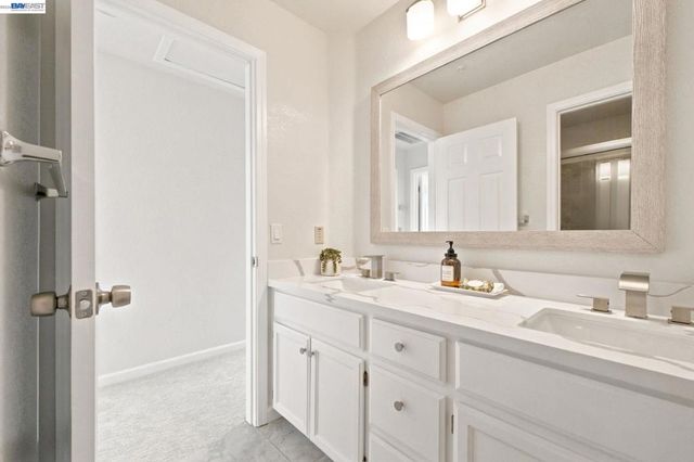 1895 Travertine Way, Union City, CA 94587