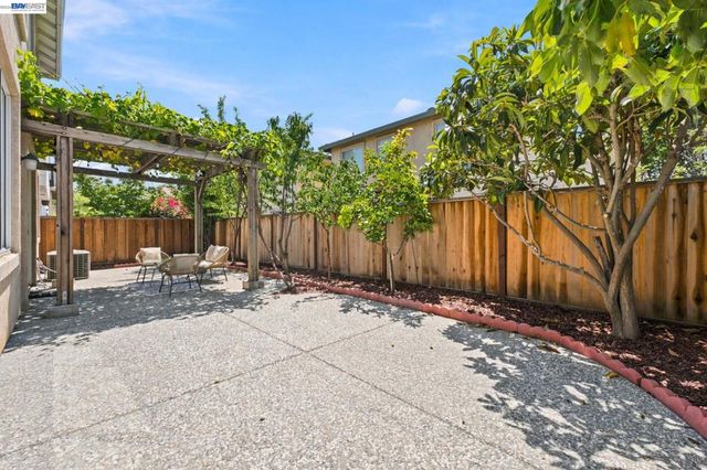 1895 Travertine Way, Union City, CA 94587