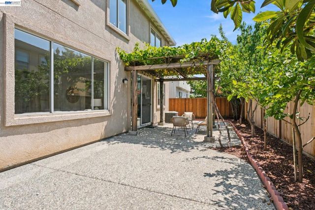 1895 Travertine Way, Union City, CA 94587