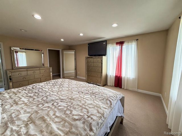 36680 Cecilia Drive, Sterling Heights, MI 48312