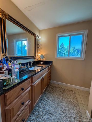 36680 Cecilia Drive, Sterling Heights, MI 48312