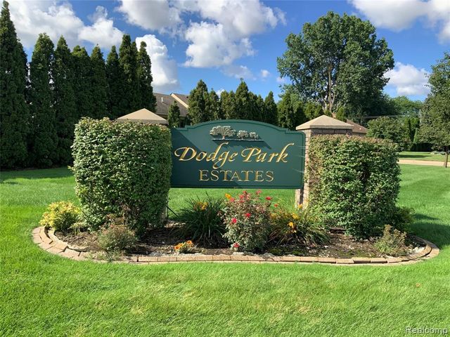 36680 Cecilia Drive, Sterling Heights, MI 48312