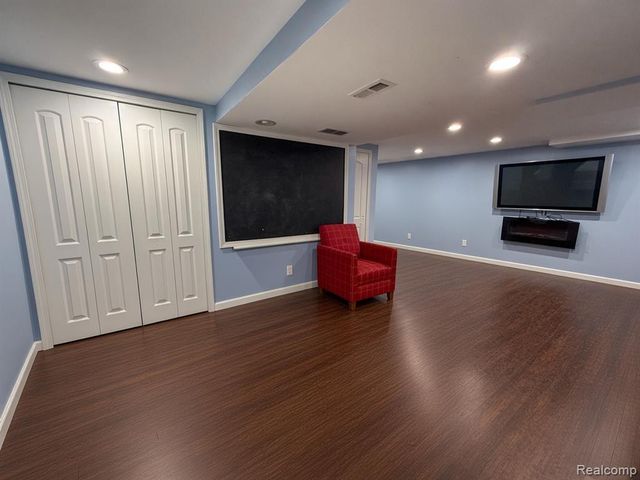 36680 Cecilia Drive, Sterling Heights, MI 48312