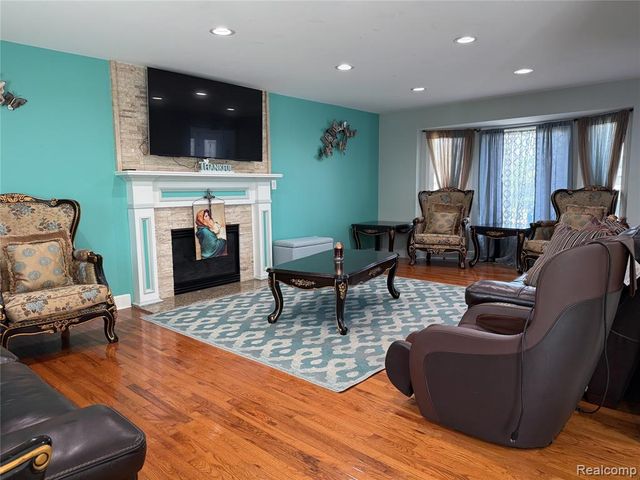 36680 Cecilia Drive, Sterling Heights, MI 48312