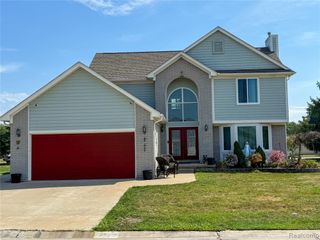 36680 Cecilia Drive, Sterling Heights, MI 48312