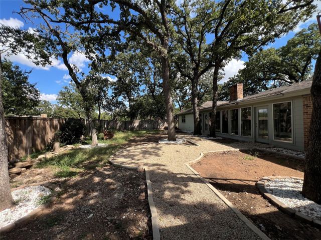 208 Shelmar Drive, Euless, TX 76039