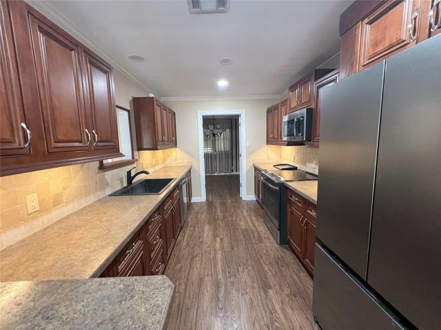 208 Shelmar Drive, Euless, TX 76039