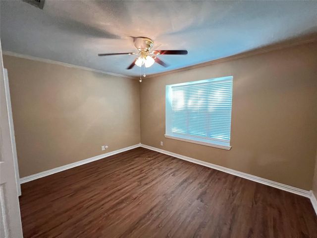 208 Shelmar Drive, Euless, TX 76039