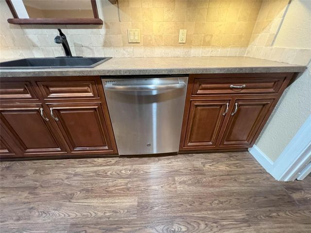 208 Shelmar Drive, Euless, TX 76039