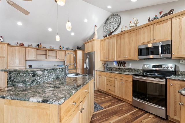 8383 W Ridgeway Avenue, Cedar Falls, IA 50613