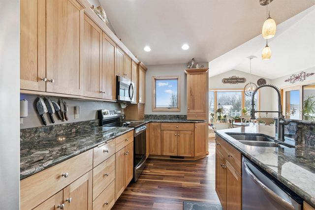 8383 W Ridgeway Avenue, Cedar Falls, IA 50613