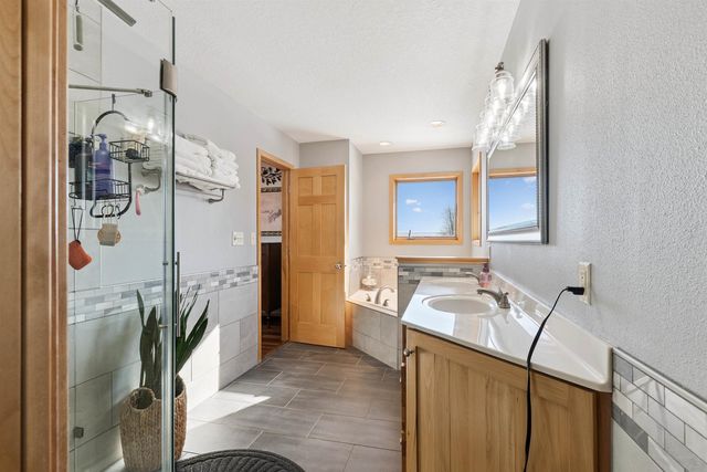 8383 W Ridgeway Avenue, Cedar Falls, IA 50613