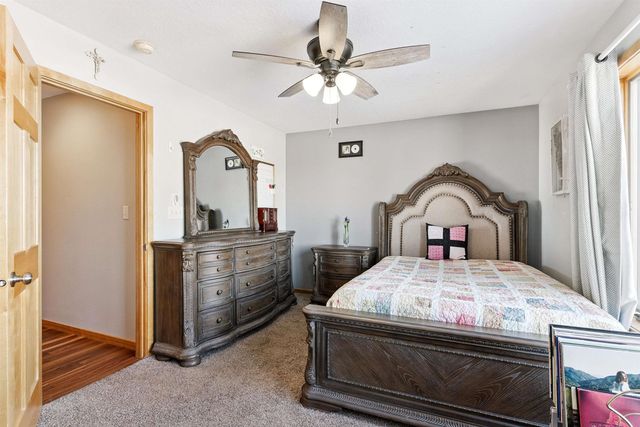 8383 W Ridgeway Avenue, Cedar Falls, IA 50613