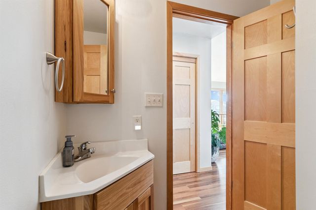 8383 W Ridgeway Avenue, Cedar Falls, IA 50613