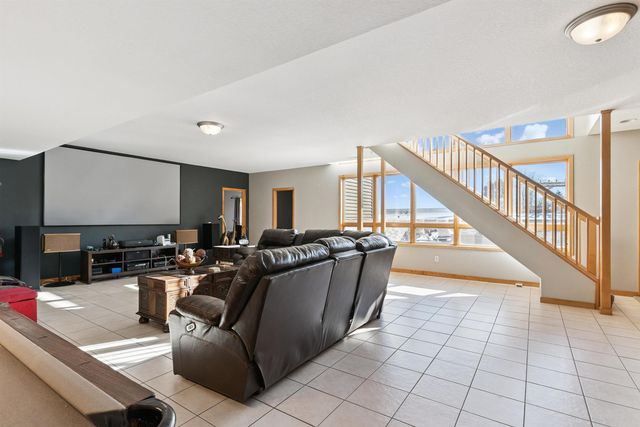 8383 W Ridgeway Avenue, Cedar Falls, IA 50613