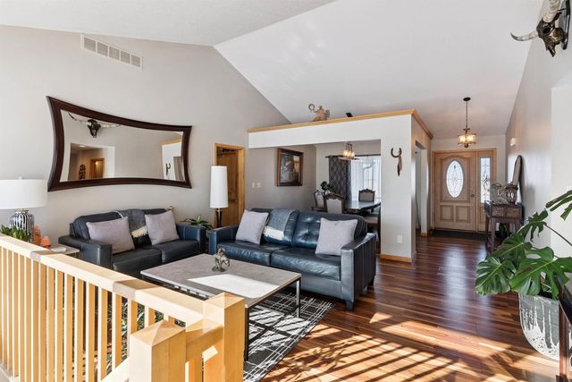 8383 W Ridgeway Avenue, Cedar Falls, IA 50613