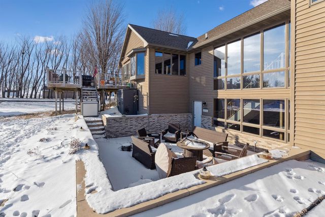 8383 W Ridgeway Avenue, Cedar Falls, IA 50613