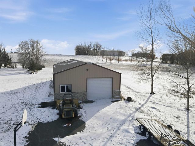 8383 W Ridgeway Avenue, Cedar Falls, IA 50613