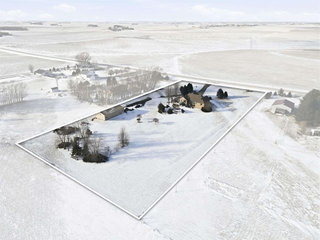 8383 W Ridgeway Avenue, Cedar Falls, IA 50613