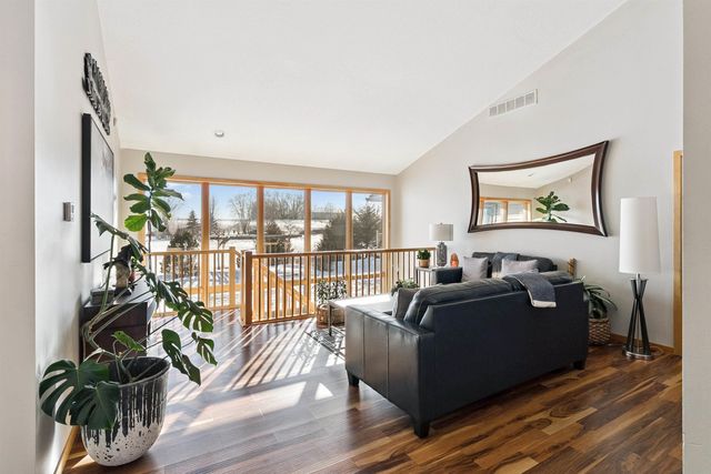 8383 W Ridgeway Avenue, Cedar Falls, IA 50613