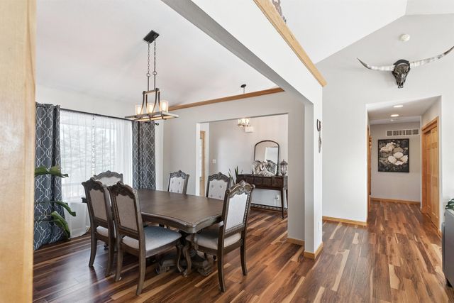 8383 W Ridgeway Avenue, Cedar Falls, IA 50613