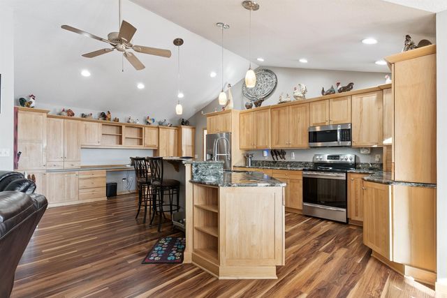 8383 W Ridgeway Avenue, Cedar Falls, IA 50613