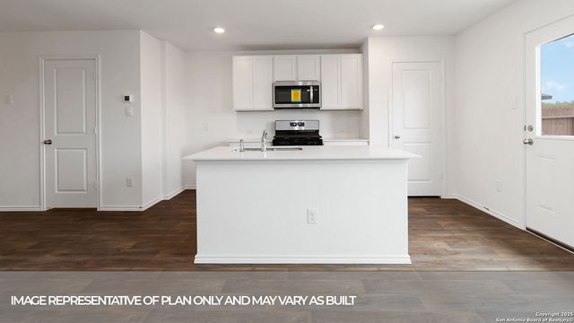 324 COTTONMOUTH LANE, Seguin, TX 78155