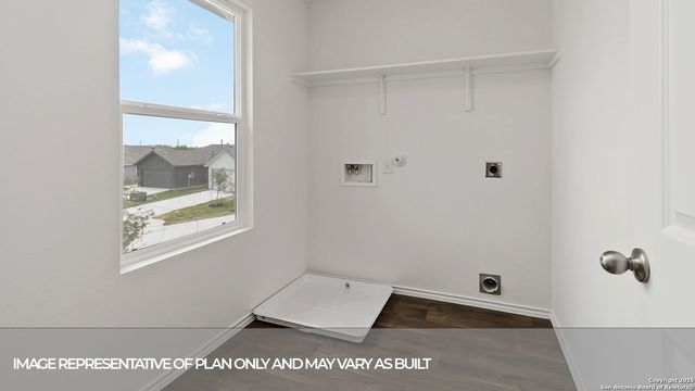 324 COTTONMOUTH LANE, Seguin, TX 78155