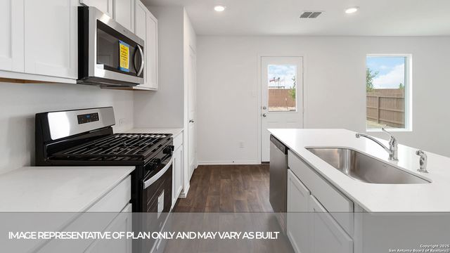 324 COTTONMOUTH LANE, Seguin, TX 78155