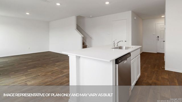 324 COTTONMOUTH LANE, Seguin, TX 78155