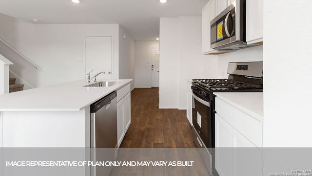 324 COTTONMOUTH LANE, Seguin, TX 78155