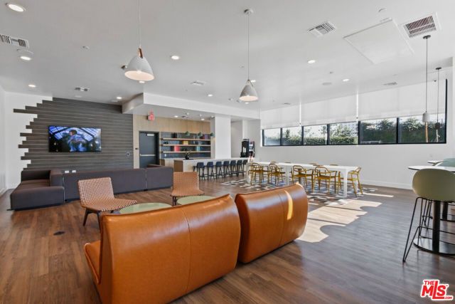 200 N Vermont Avenue 518, Los Angeles, CA 90004