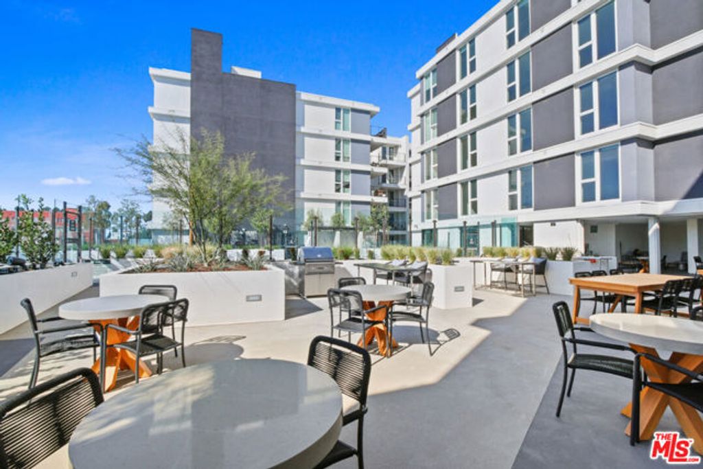 200 N Vermont Avenue 518, Los Angeles, CA 90004