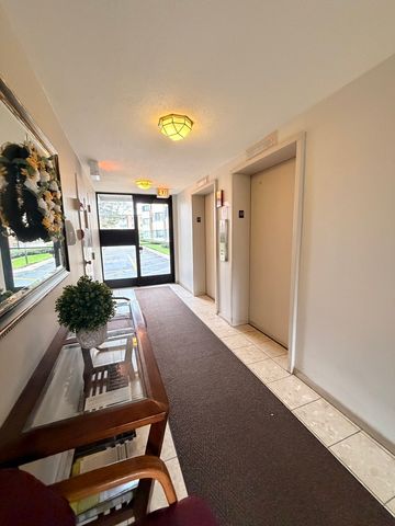 5500 Lincoln Avenue 507W, Morton Grove, IL 60053