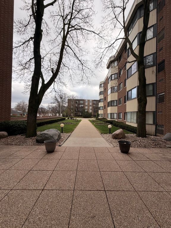5500 Lincoln Avenue 507W, Morton Grove, IL 60053