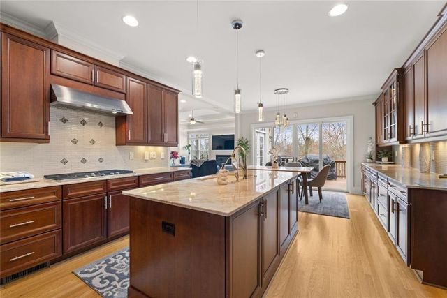 9310 Nesbit Lakes Drive, Alpharetta, GA 30022