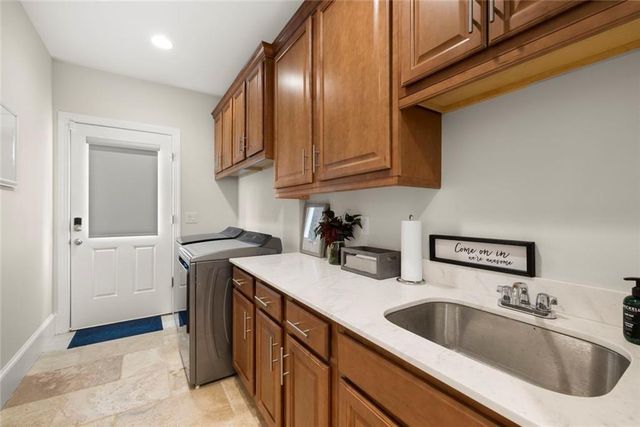 9310 Nesbit Lakes Drive, Alpharetta, GA 30022