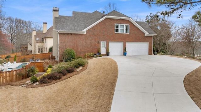 9310 Nesbit Lakes Drive, Alpharetta, GA 30022