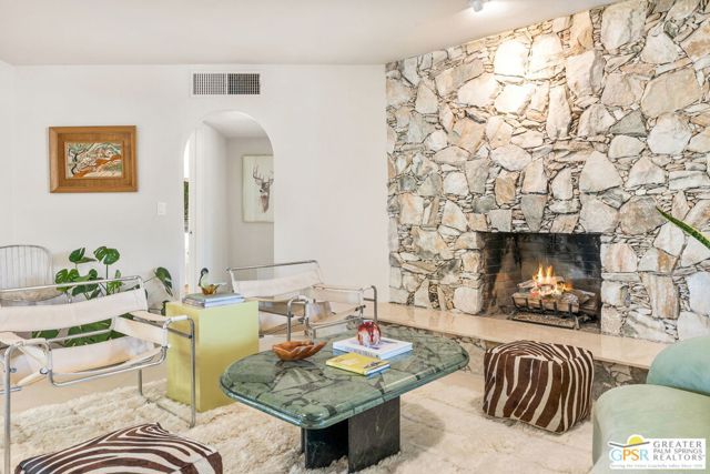 298 N Farrell Drive, Palm Springs, CA 92262